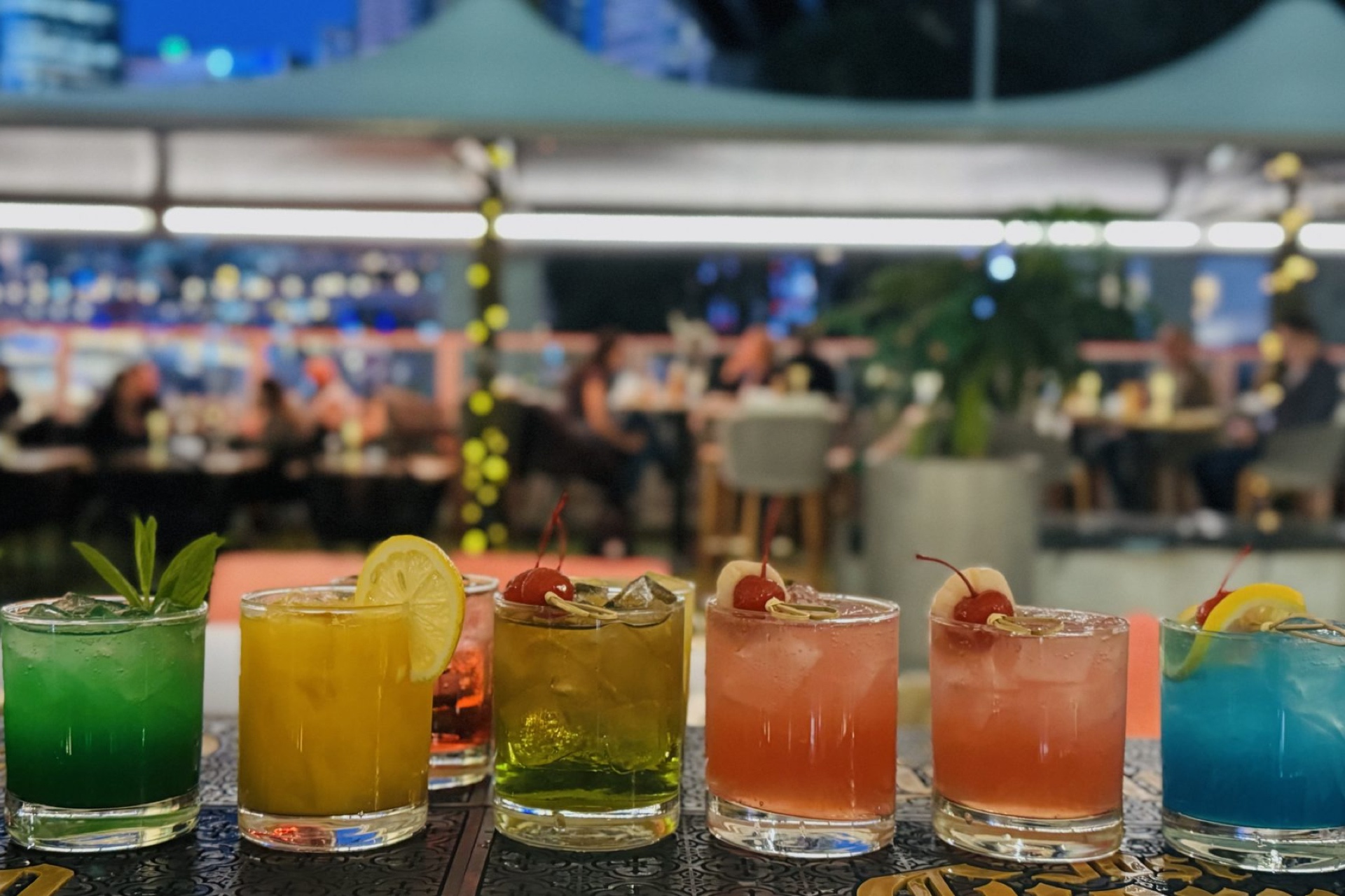 Enjoy Happy Hour at Planar near ICC